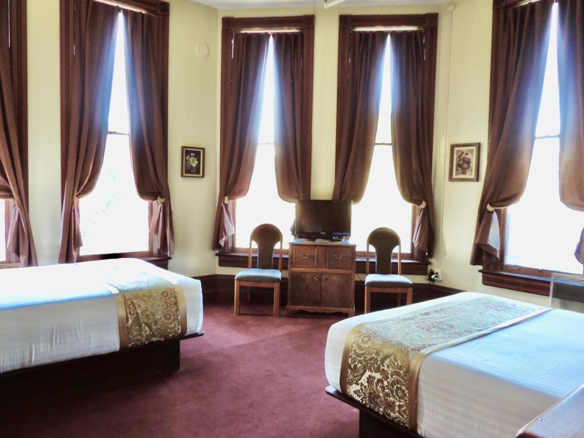 The Monarch * Port Townsend