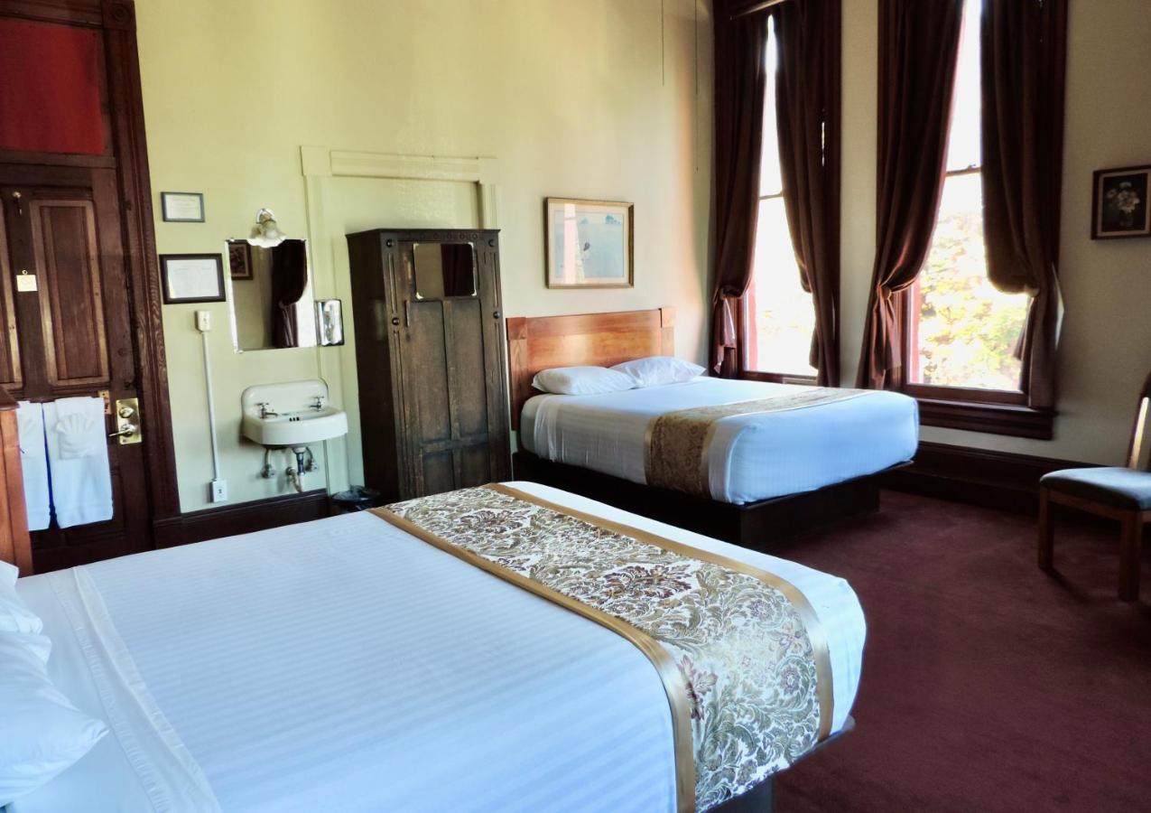 The Monarch Hotel *