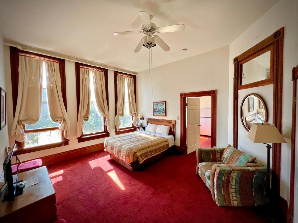 The Monarch Hotel Port Townsend